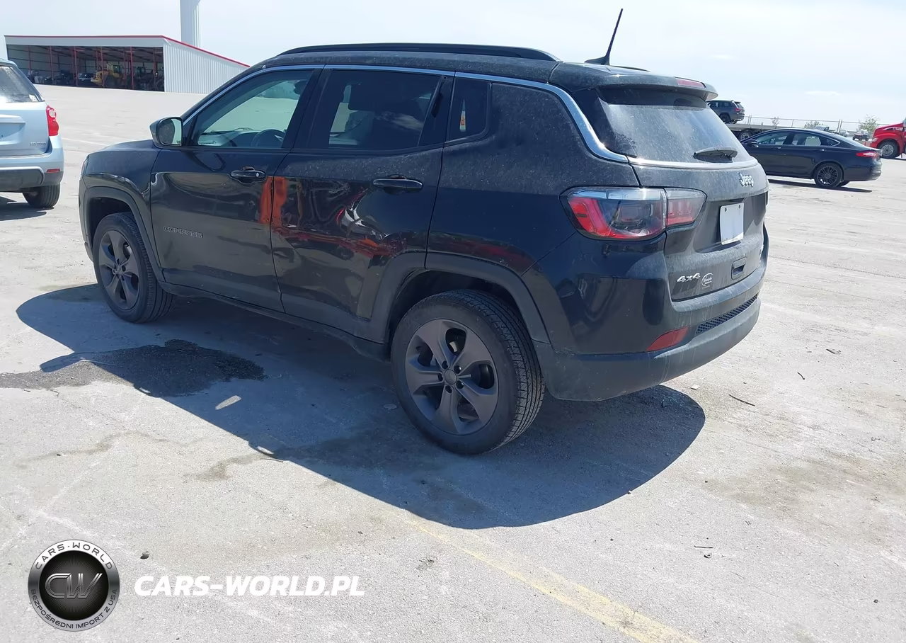 2022 Jeep Compass Latitude Lux 4X4 VIN:3C4NJDFB7NT135523 - 3