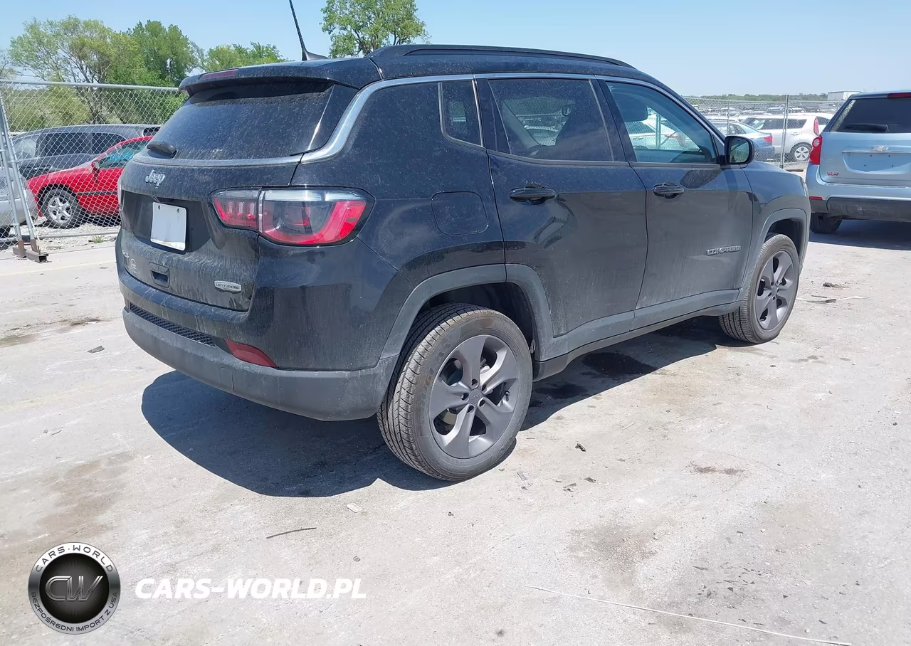 2022 Jeep Compass Latitude Lux 4X4 VIN:3C4NJDFB7NT135523 - 4