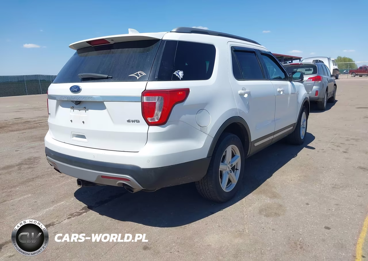 2017 Ford Explorer Xlt VIN:1FM5K8D85HGB85823 - 4