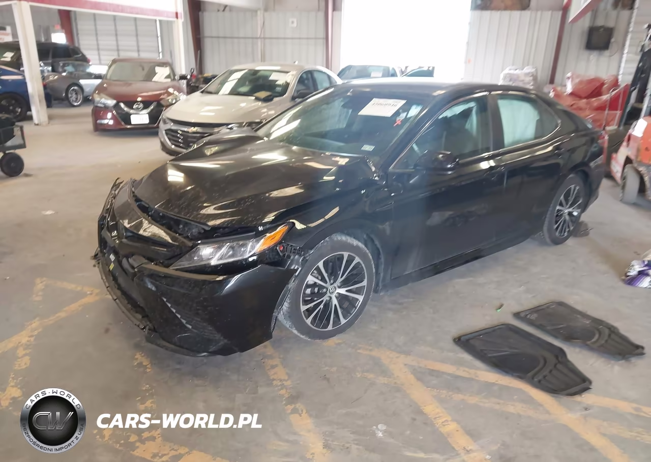 2018 Toyota Camry Se VIN:4T1B11HK2JU585123 - 2