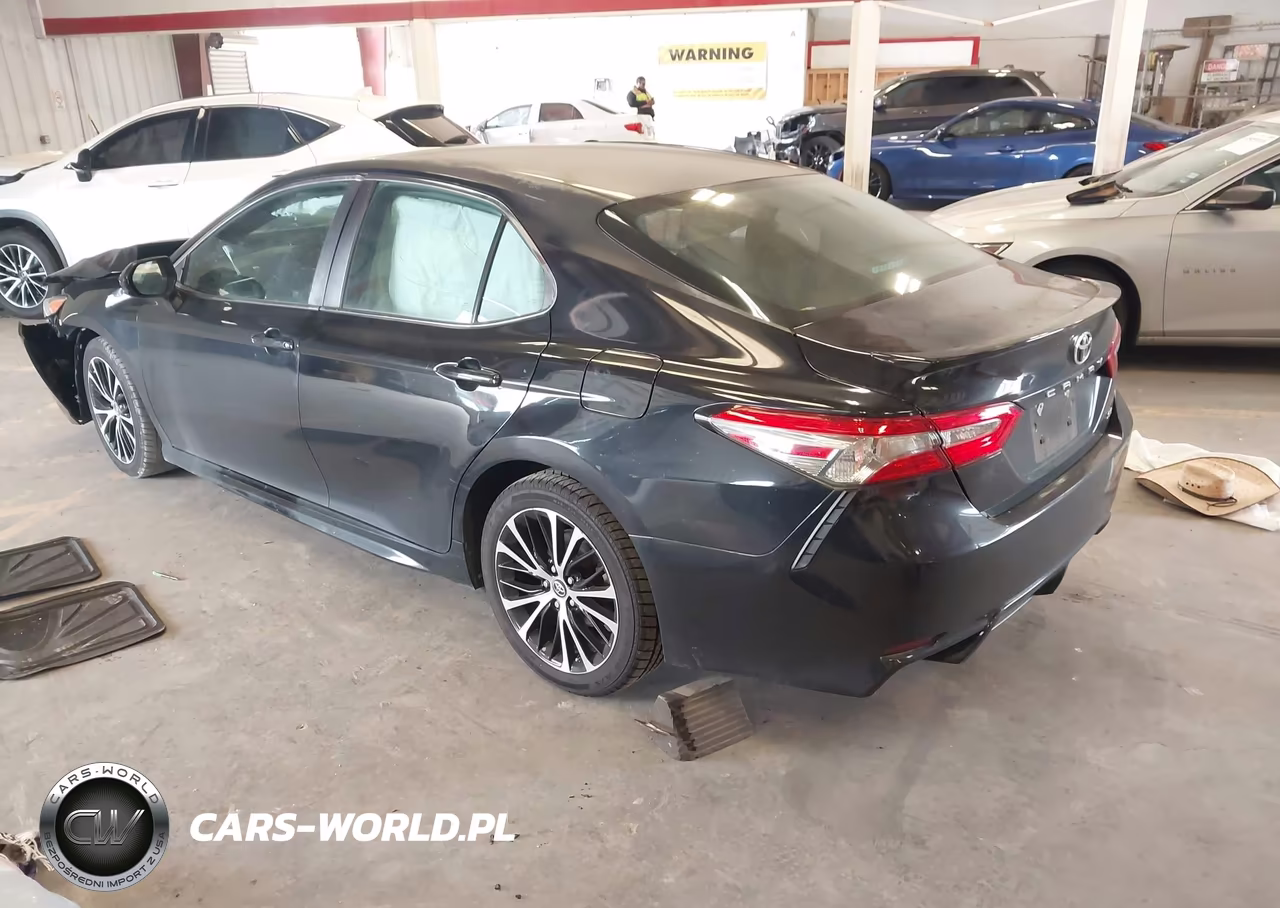 2018 Toyota Camry Se VIN:4T1B11HK2JU585123 - 3