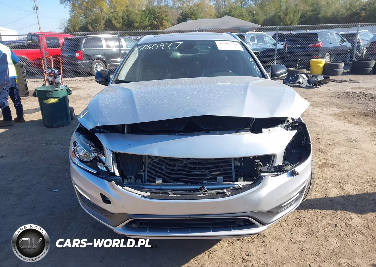 2016 Volvo V60 Cross Country T5 VIN:YV4612HK7G1013323 - 13