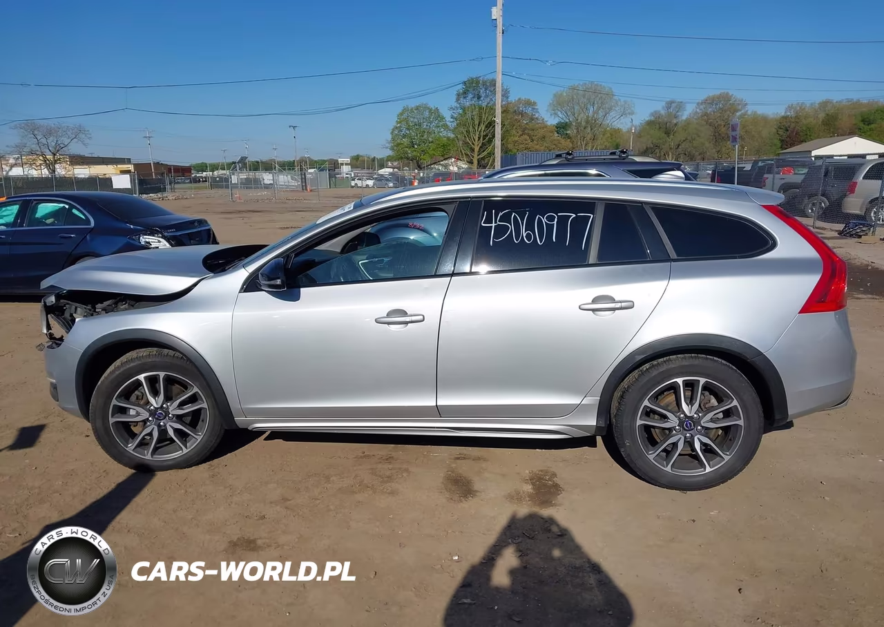 2016 Volvo V60 Cross Country T5 VIN:YV4612HK7G1013323 - 15