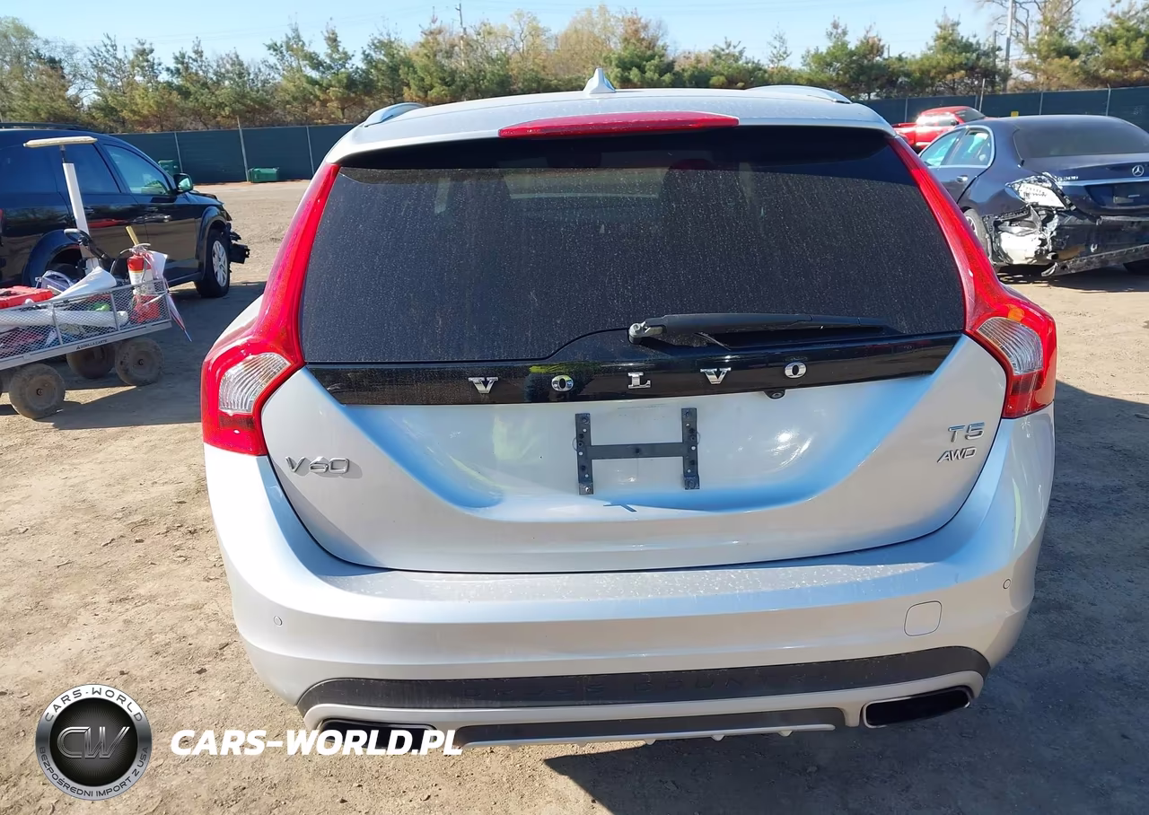 2016 Volvo V60 Cross Country T5 VIN:YV4612HK7G1013323 - 17