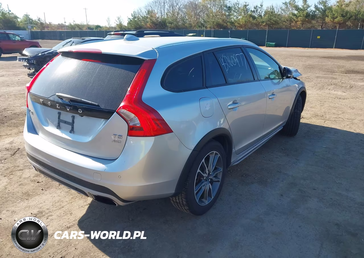 2016 Volvo V60 Cross Country T5 VIN:YV4612HK7G1013323 - 4