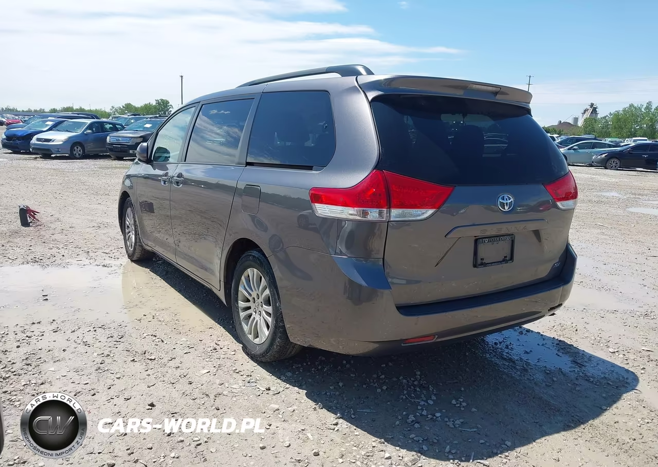 2014 Toyota Sienna Xle V6 8 Passenger VIN:5TDYK3DCXES507849 - 3