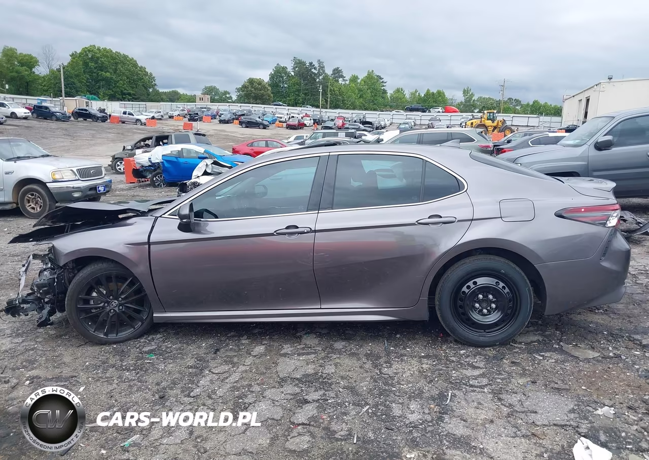 2024 Toyota Camry Hybrid Xse VIN:4T1K31AKXRU070662 - 14