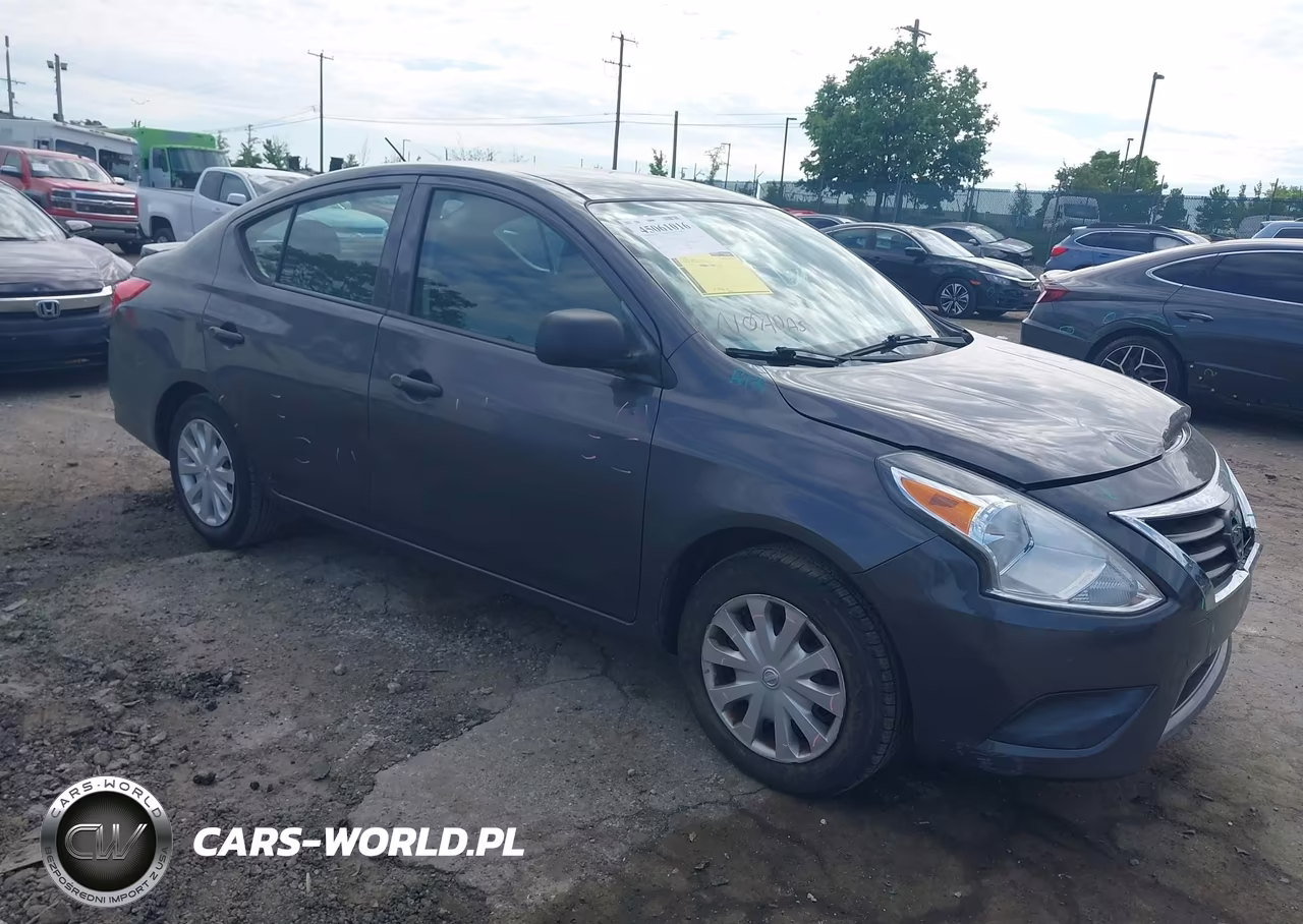 2015 Nissan Versa 1.6 S+ – zdjęcie 1 z 16