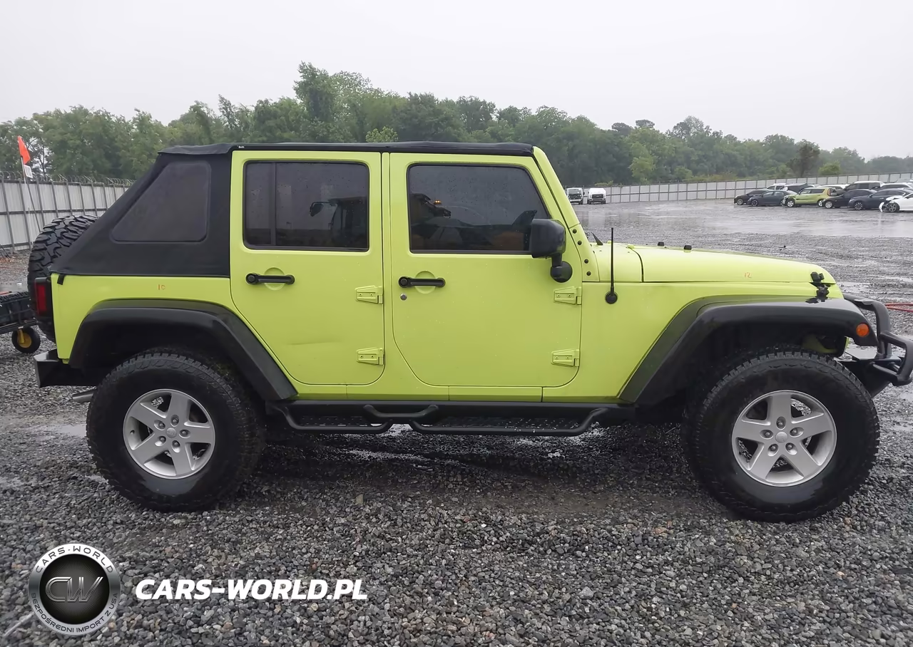 2016 Jeep Wrangler Unlimited Sport VIN:1C4BJWDG7GL300109 - 13