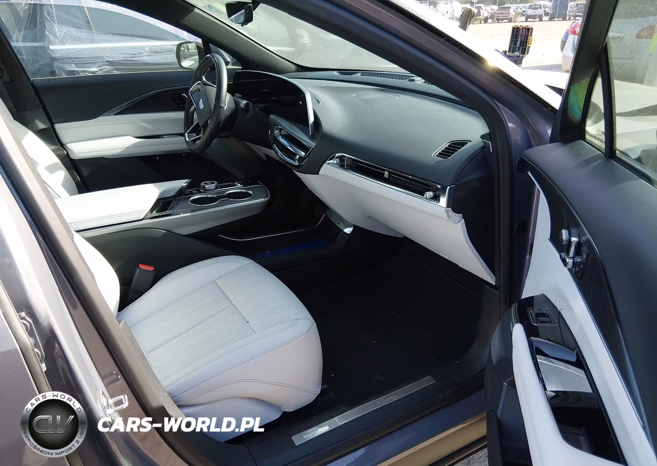 2025 Cadillac Lyriq Luxury 2 Rwd VIN:1GYKPRRL0SZ300877 - 5