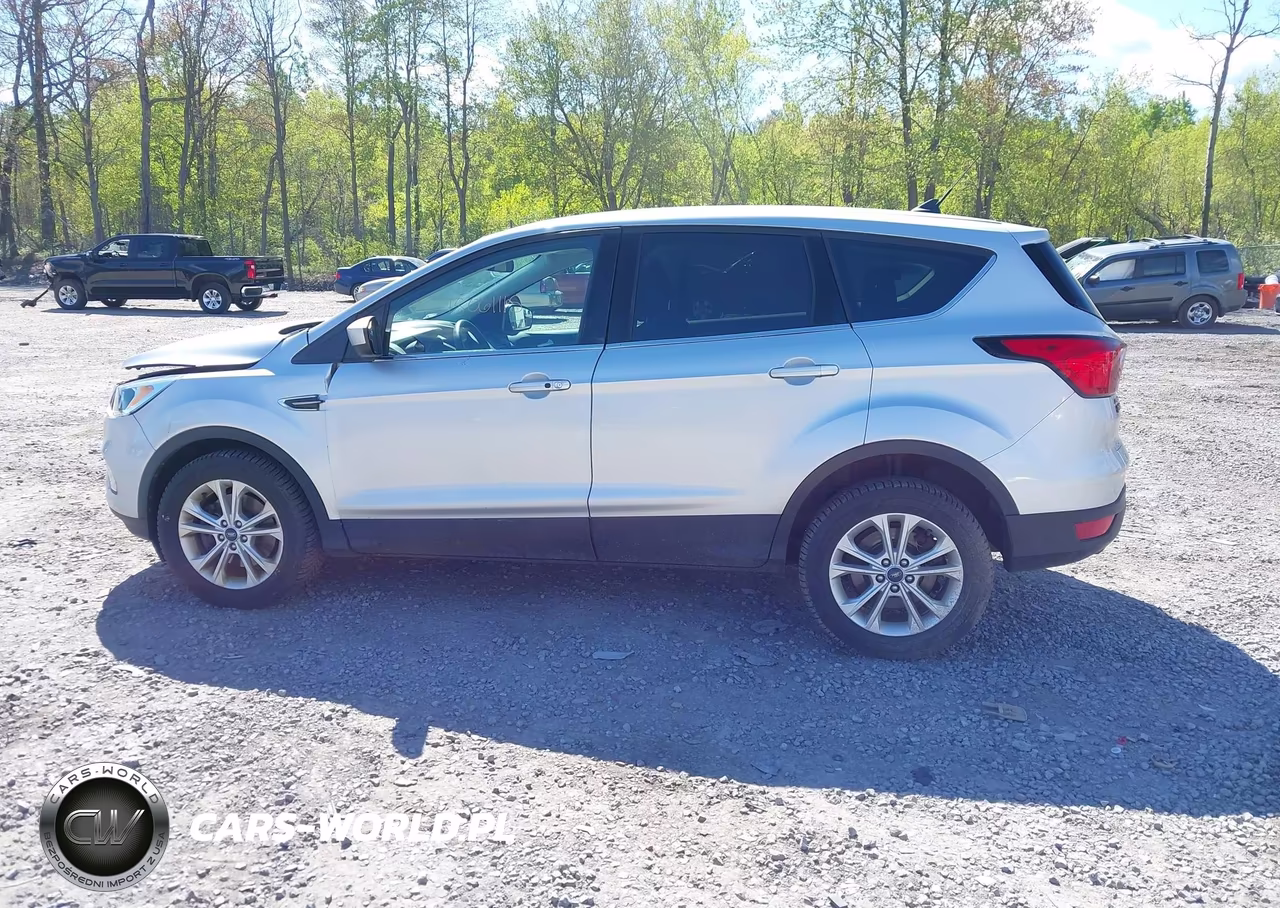2019 Ford Escape Se VIN:1FMCU9GD9KUC18105 - 14
