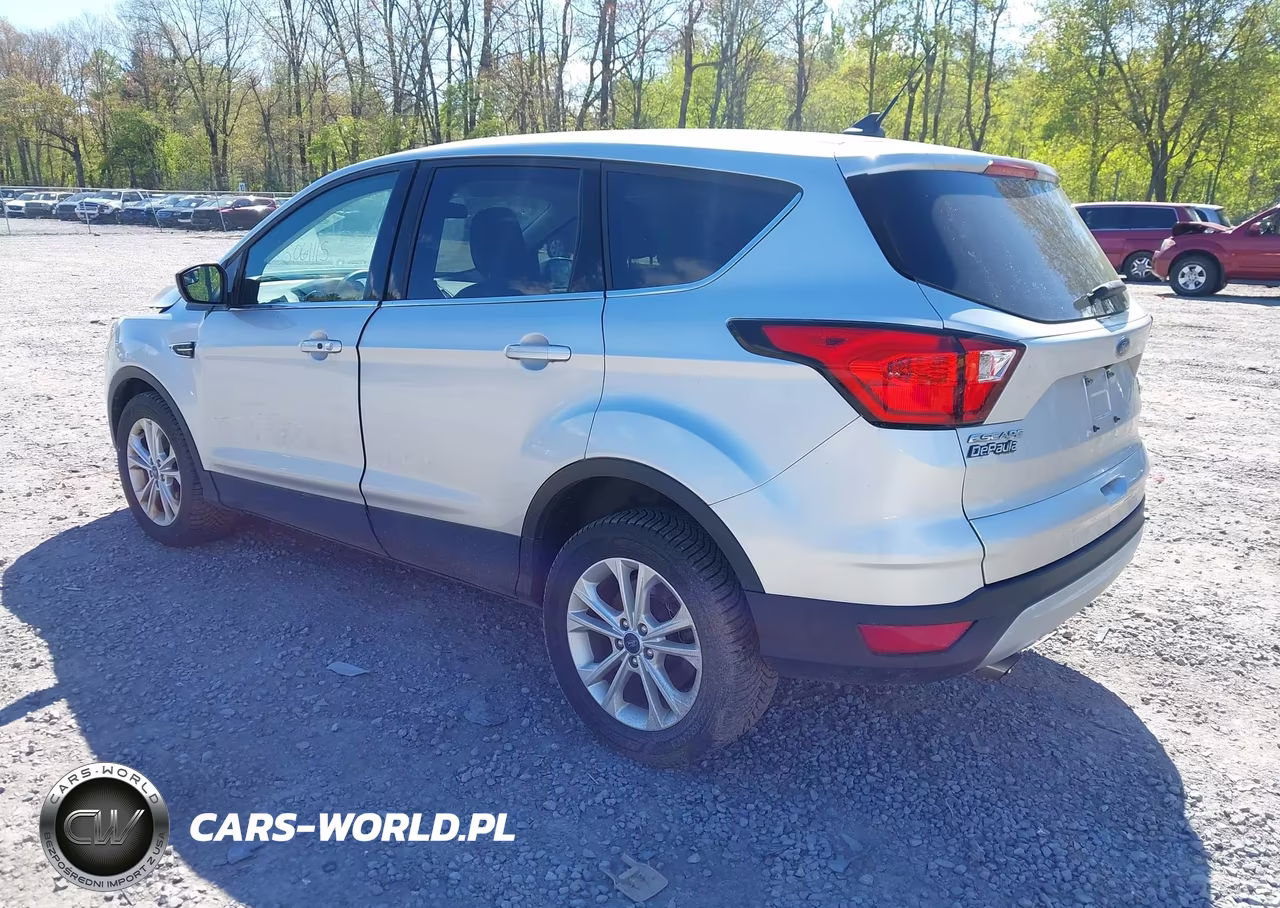 2019 Ford Escape Se VIN:1FMCU9GD9KUC18105 - 3