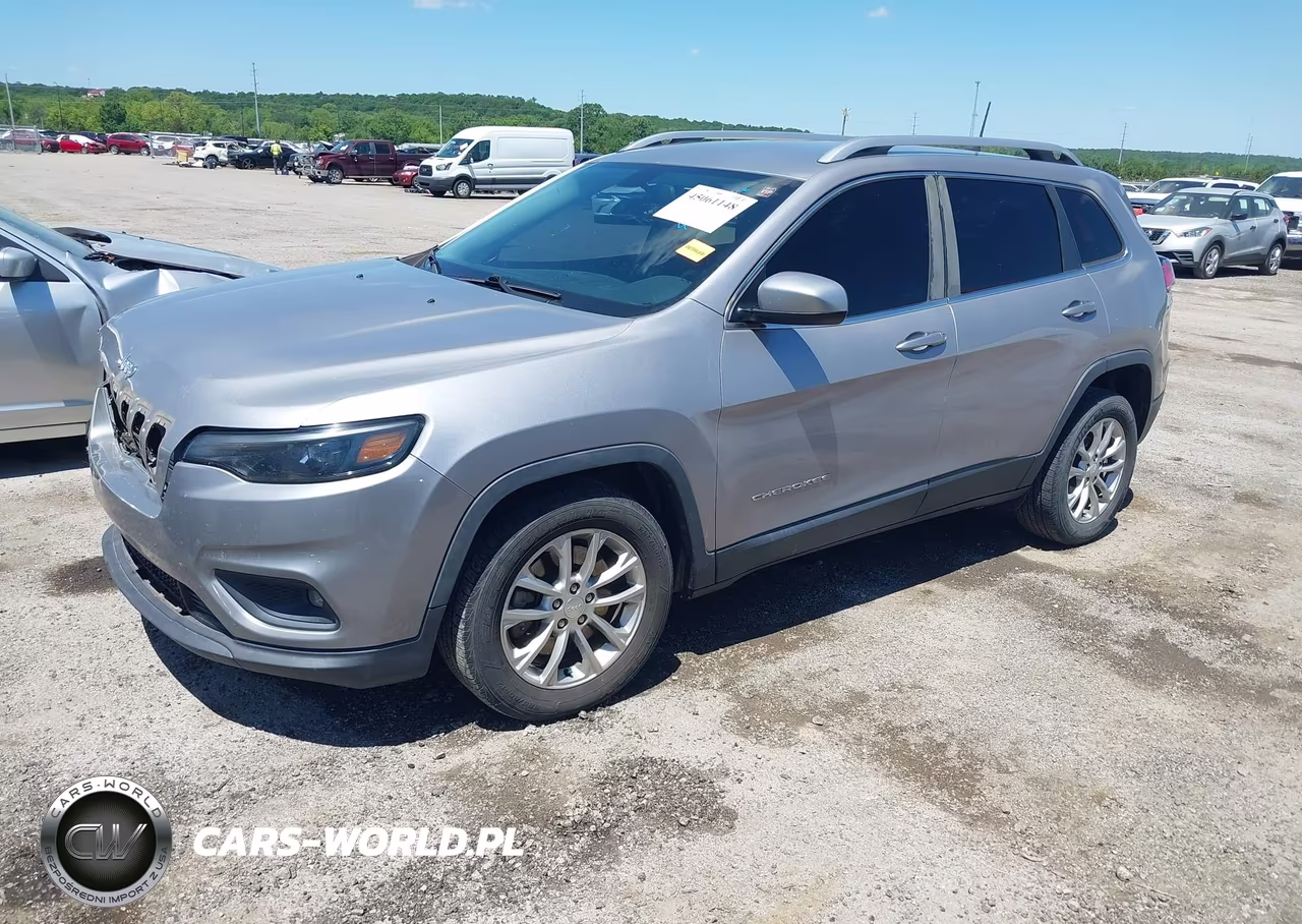 2019 Jeep Cherokee Latitude Fwd VIN:1C4PJLCBXKD114304 - 2
