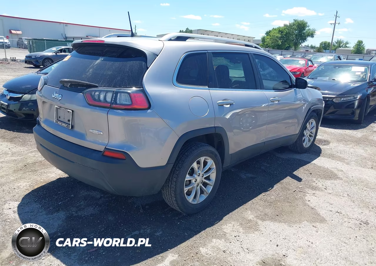 2019 Jeep Cherokee Latitude Fwd VIN:1C4PJLCBXKD114304 - 4