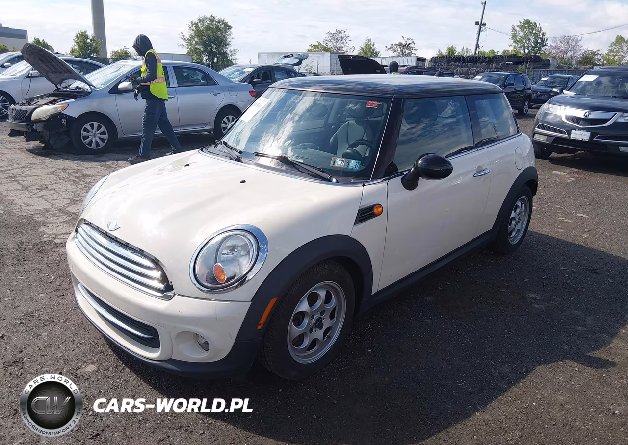 2012 Mini Cooper VIN:WMWSU3C5XCT260475 - 2
