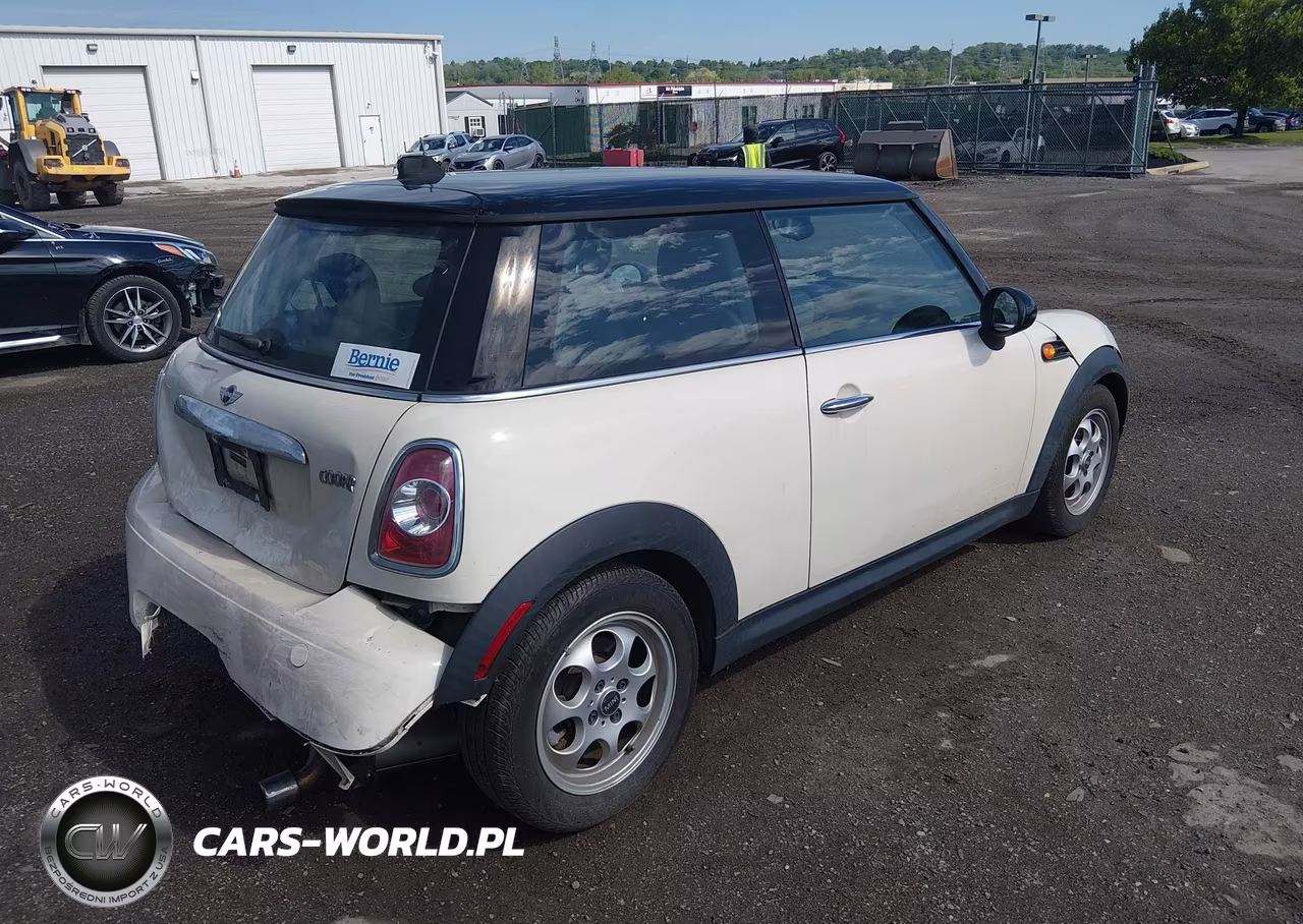 2012 Mini Cooper VIN:WMWSU3C5XCT260475 - 4