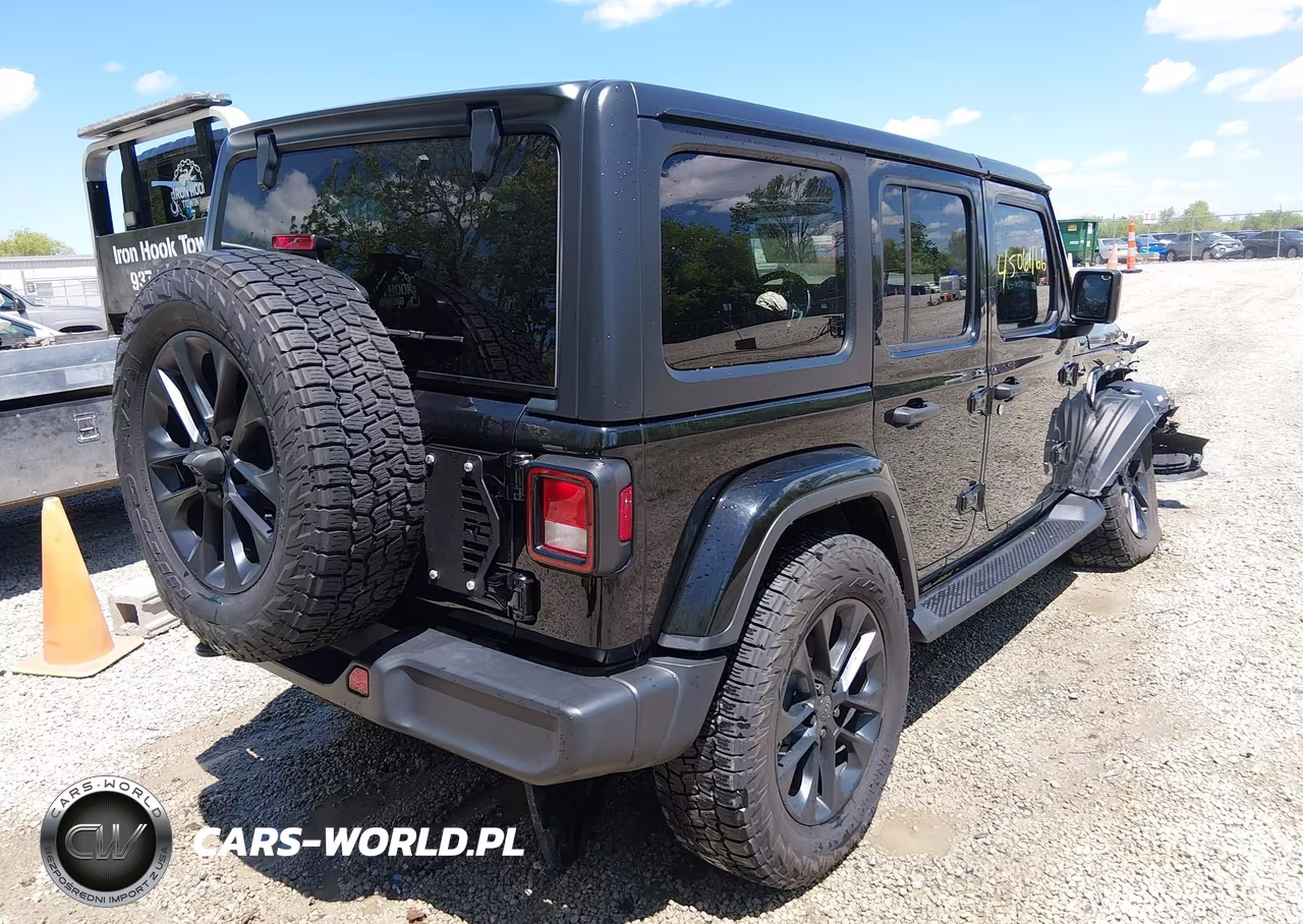 2022 Jeep Wrangler Unlimited Sahara 4X4 VIN:1C4HJXEG5NW197380 - 4