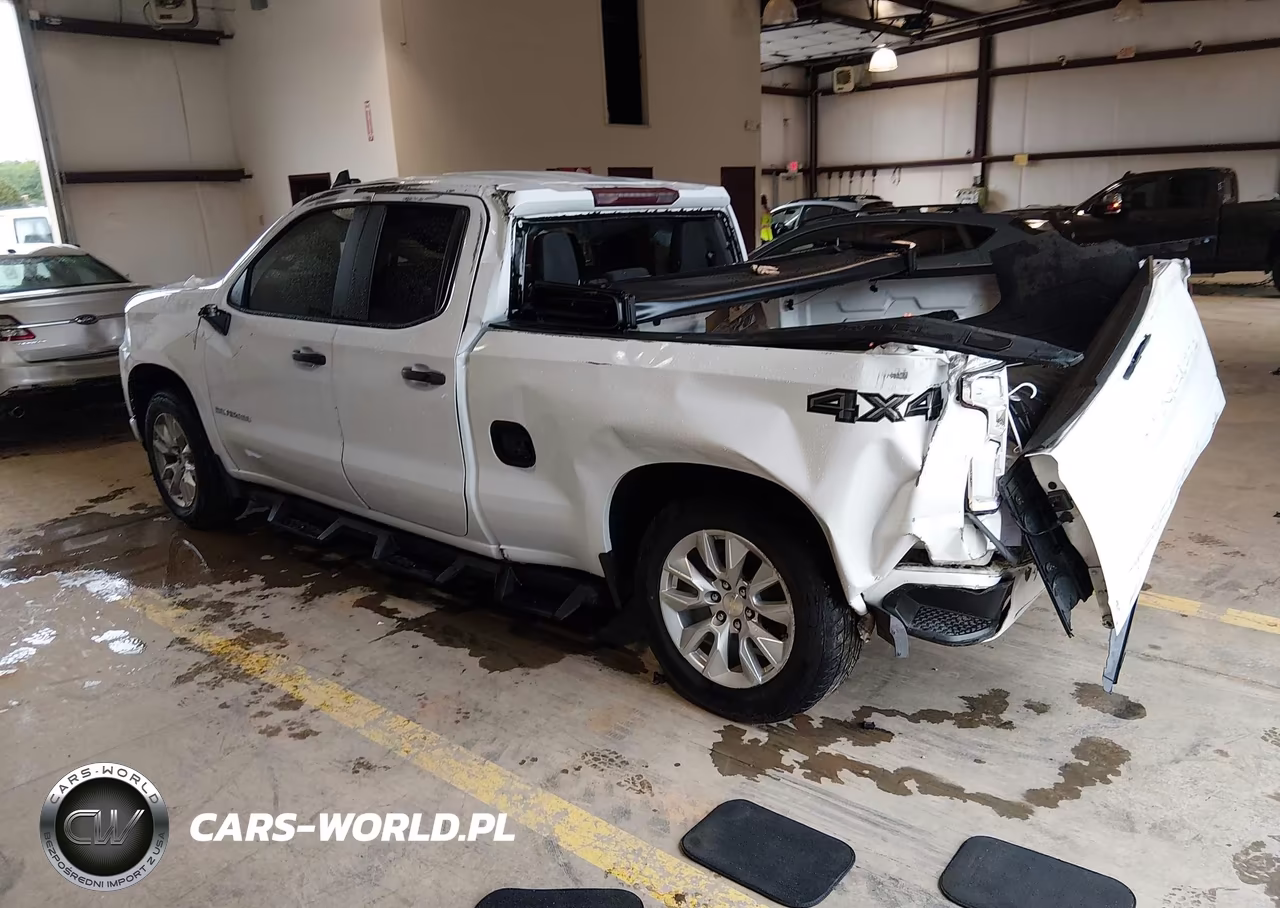 2021 Chevrolet Silverado 1500 4Wd Standard Bed Custom VIN:1GCRYBEK7MZ331083 - 3
