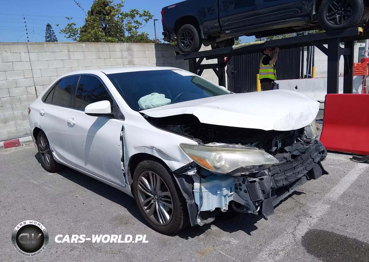 2015 Toyota Camry Se – zdjęcie 1 z 16