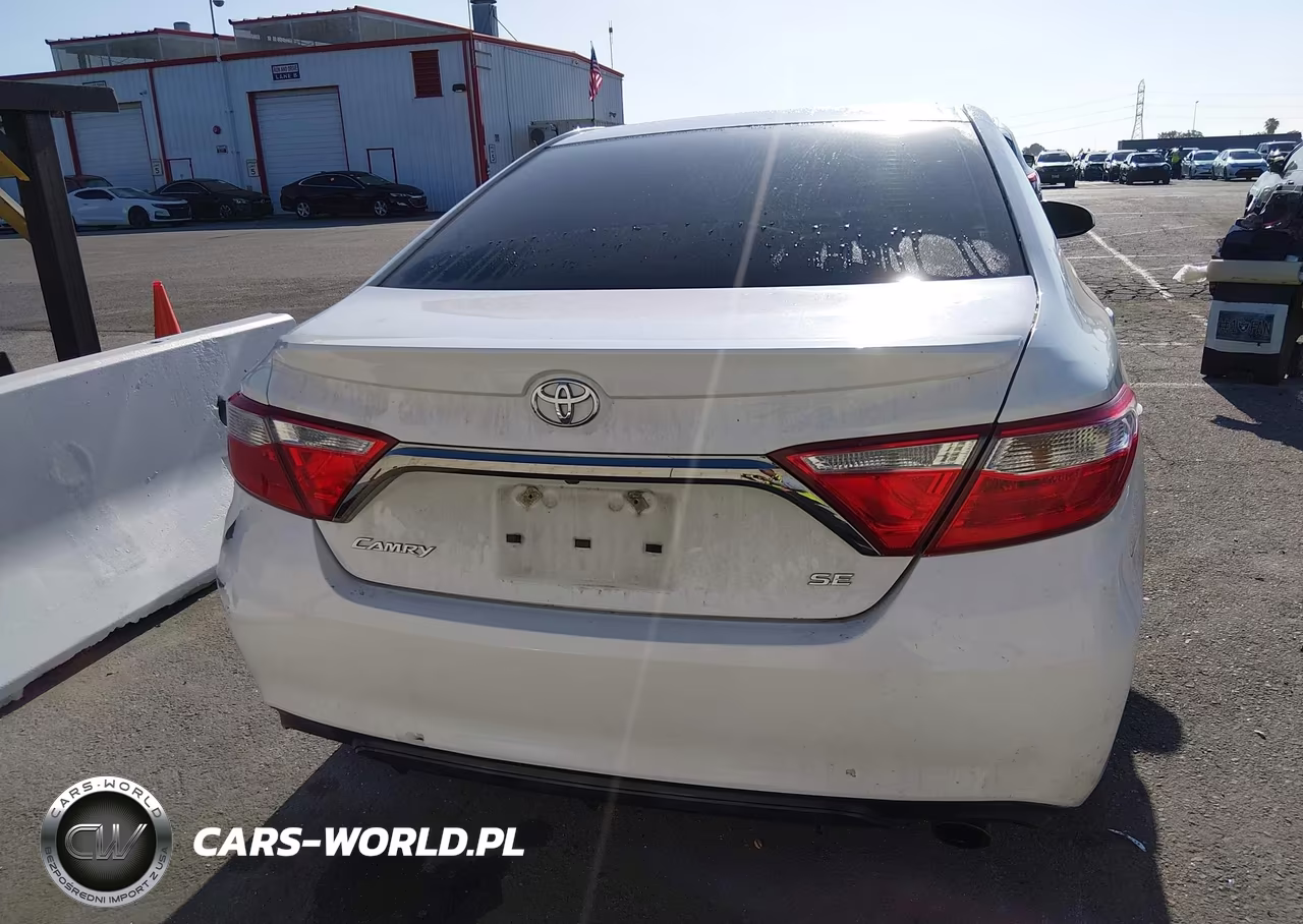 2015 Toyota Camry Se VIN:4T1BF1FK9FU033811 - 16