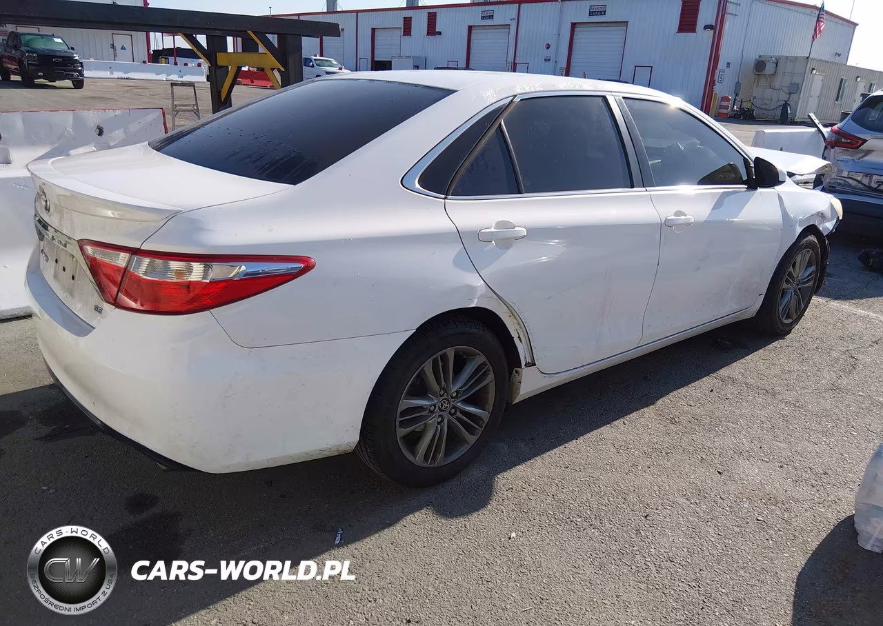 2015 Toyota Camry Se VIN:4T1BF1FK9FU033811 - 4
