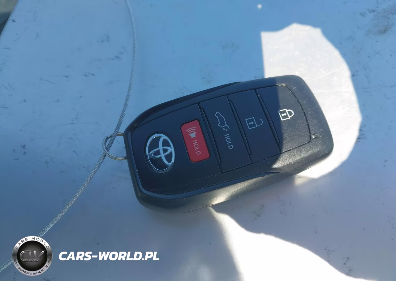 2022 Toyota Corolla Cross Xle VIN:7MUDAABG7NV028984 - 11