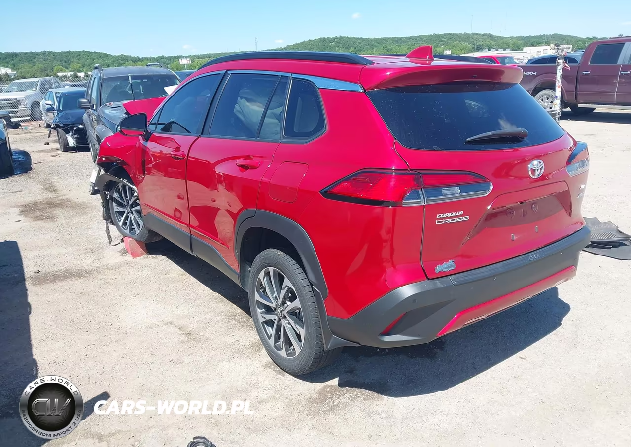2022 Toyota Corolla Cross Xle VIN:7MUDAABG7NV028984 - 3