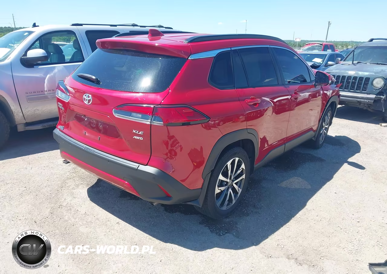 2022 Toyota Corolla Cross Xle VIN:7MUDAABG7NV028984 - 4