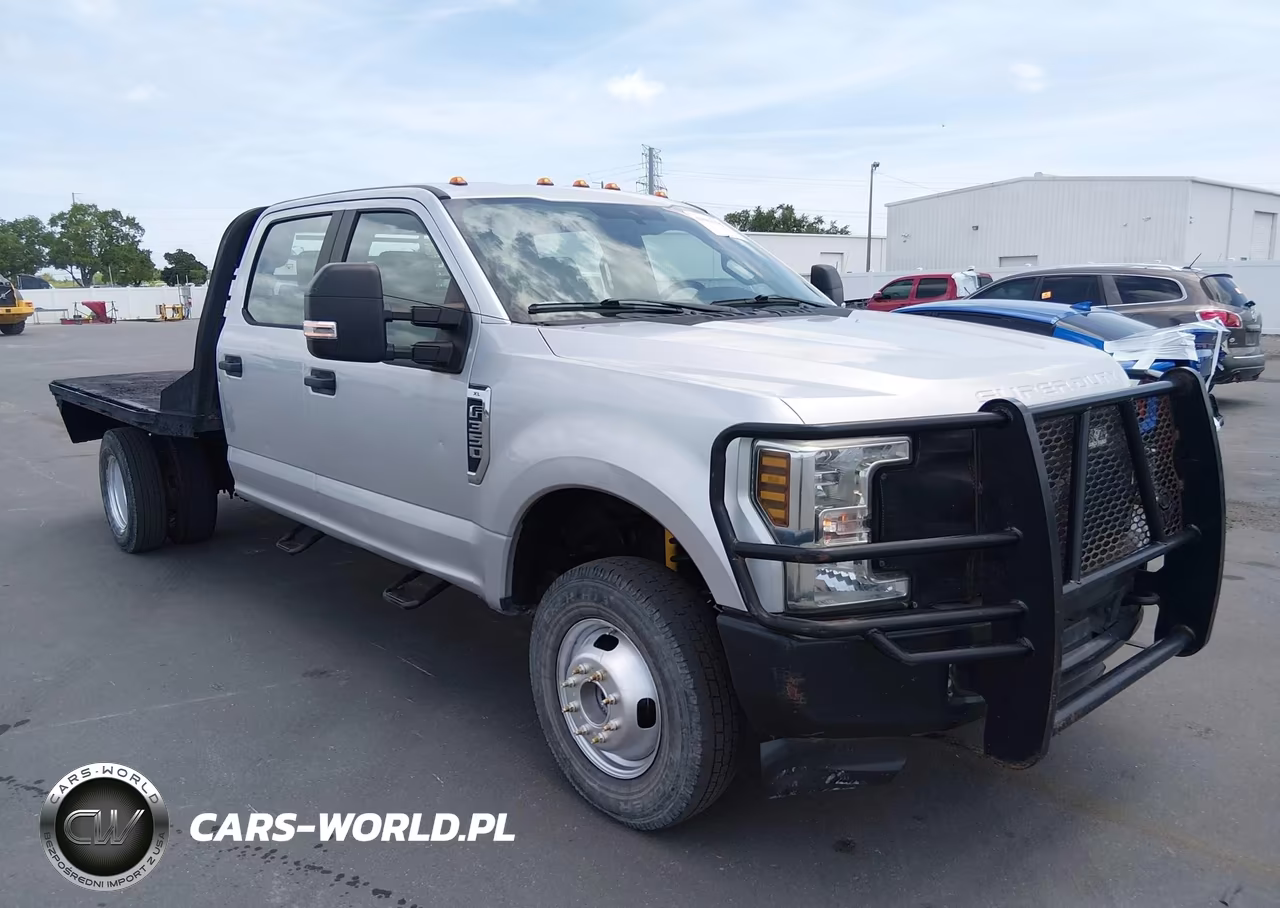2019 Ford F-350 Chassis Xl