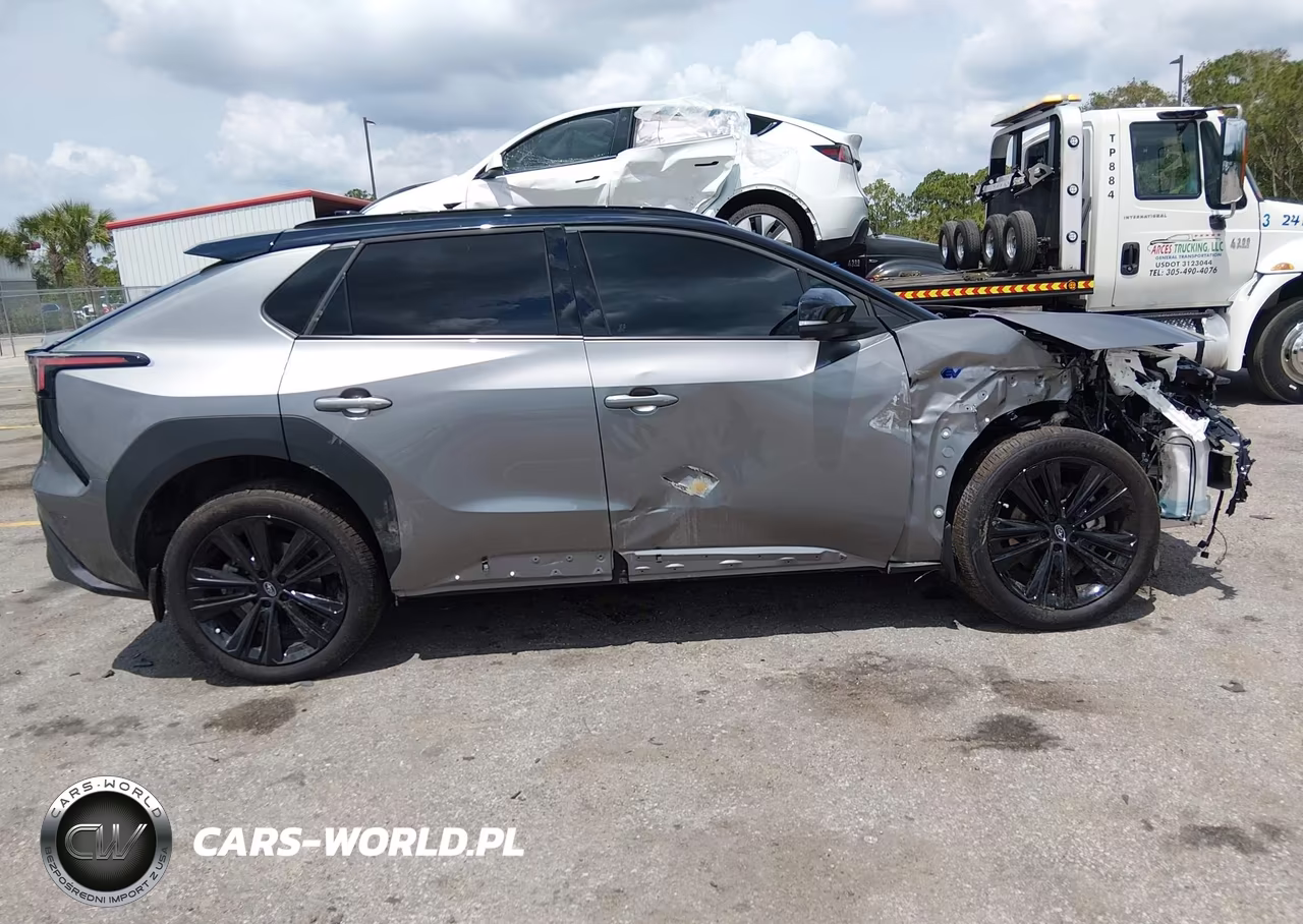 2025 Subaru Solterra Touring Onyx Edition VIN:JTMABABA9SA093639 - 14
