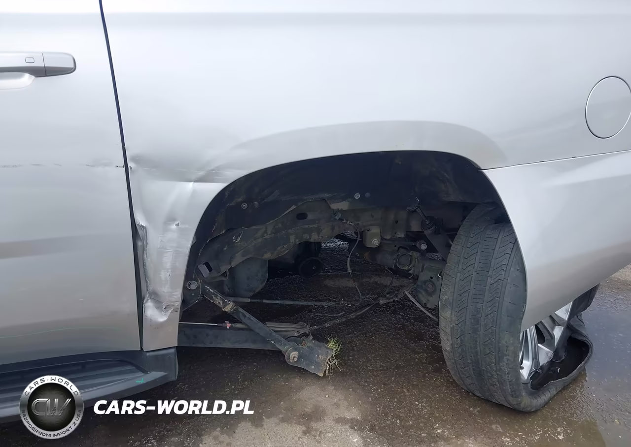 2019 Chevrolet Suburban Lt VIN:1GNSCHKC7KR237287 - 6