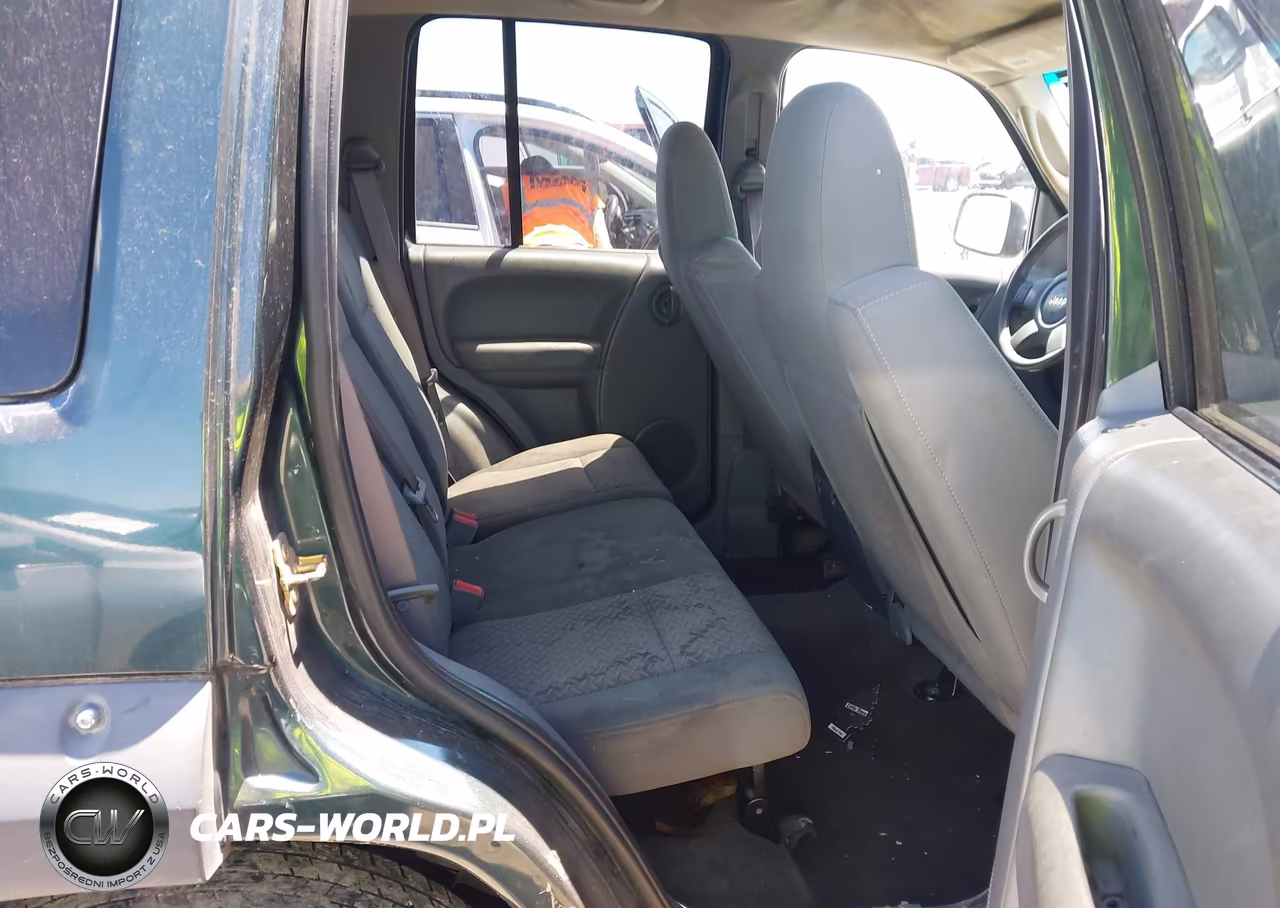 2005 Jeep Liberty Renegade VIN:1J4GK38K85W600036 - 8
