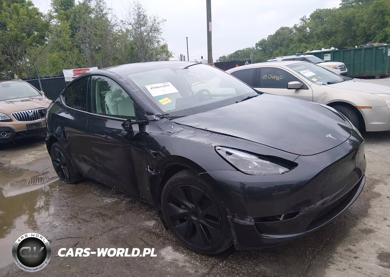 2025 Tesla Model Y Long Range Dual Motor All-Wheel Drive – zdjęcie 1 z 20