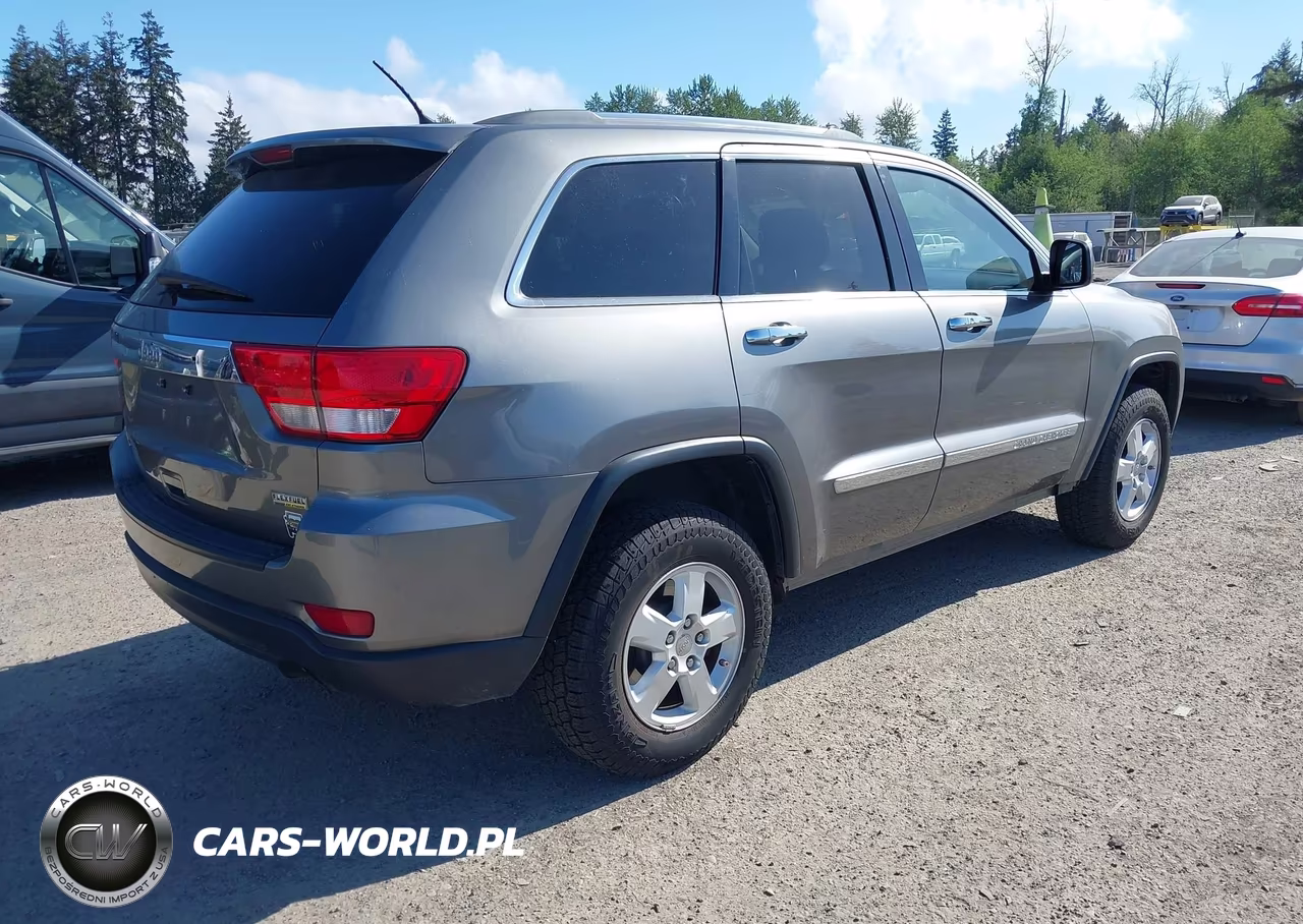 2012 Jeep Grand Cherokee Laredo VIN:1C4RJFAG9CC323484 - 4
