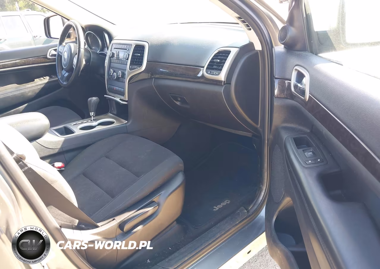 2012 Jeep Grand Cherokee Laredo VIN:1C4RJFAG9CC323484 - 5