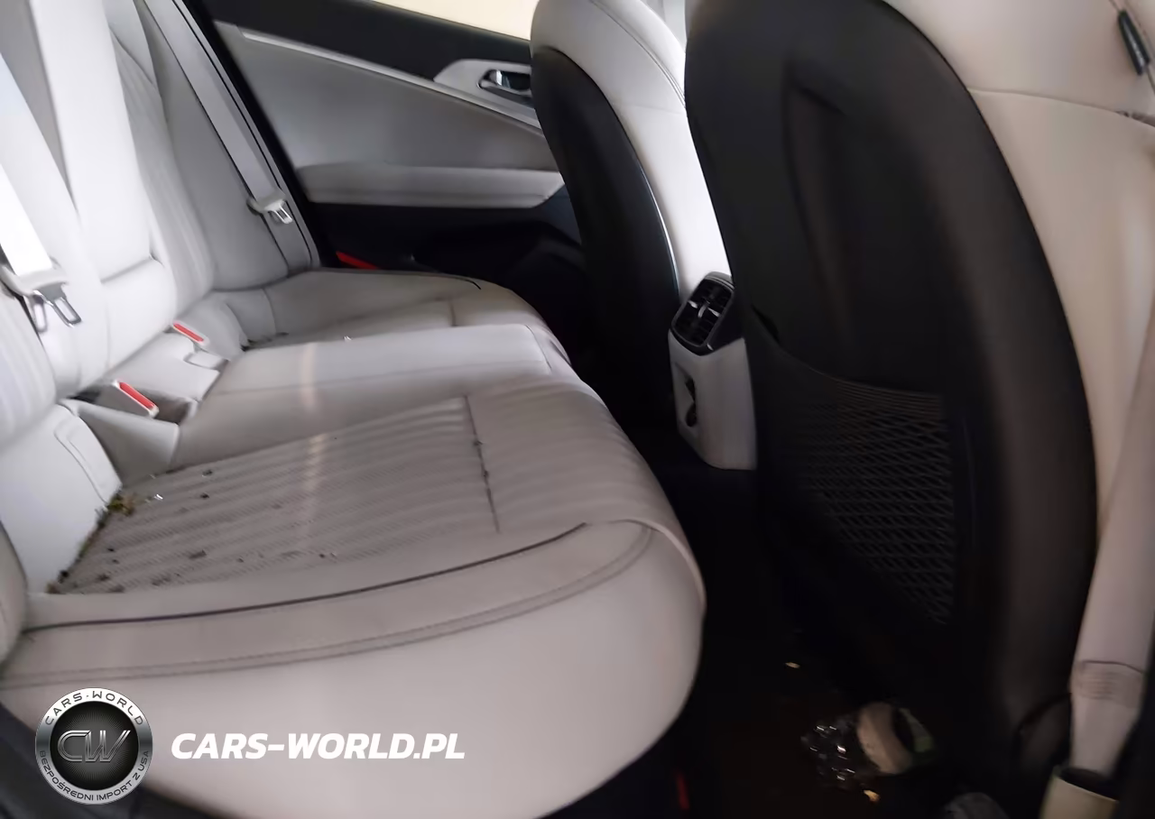 2019 Genesis G70 3.3T Advanced VIN:KMTG54LEXKU037617 - 8