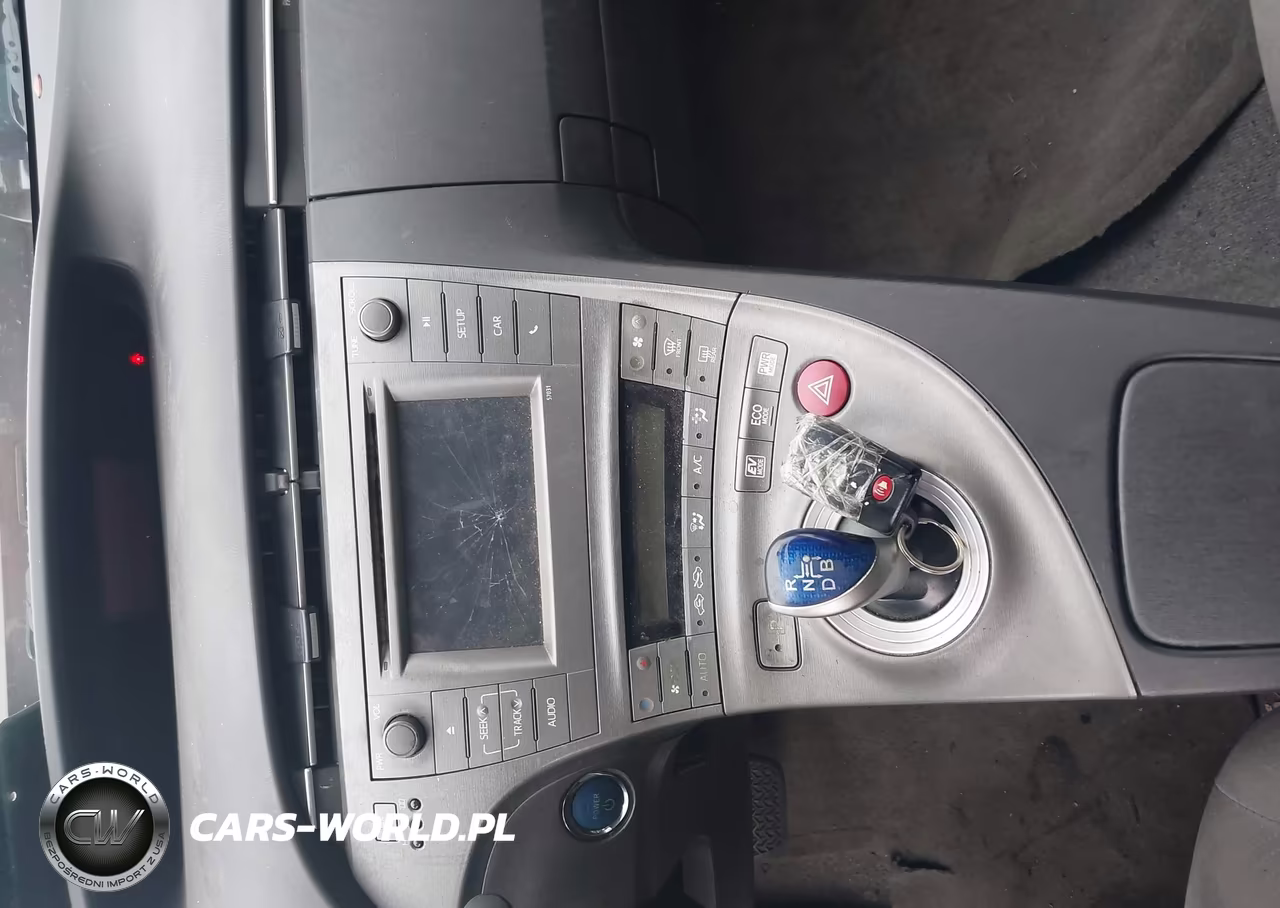 2015 Toyota Prius Two VIN:JTDKN3DU2F2004847 - 11