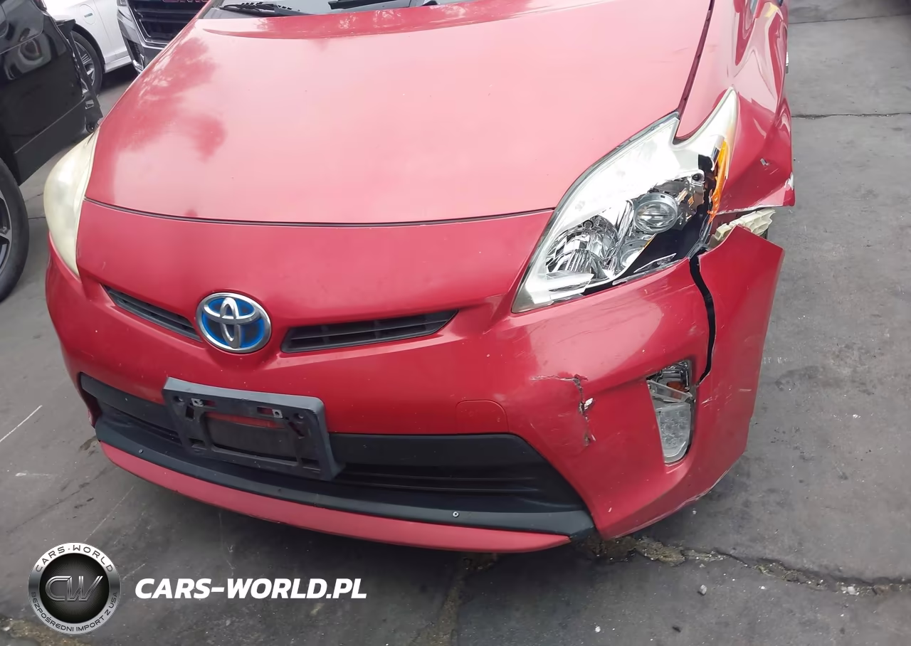 2015 Toyota Prius Two VIN:JTDKN3DU2F2004847 - 13