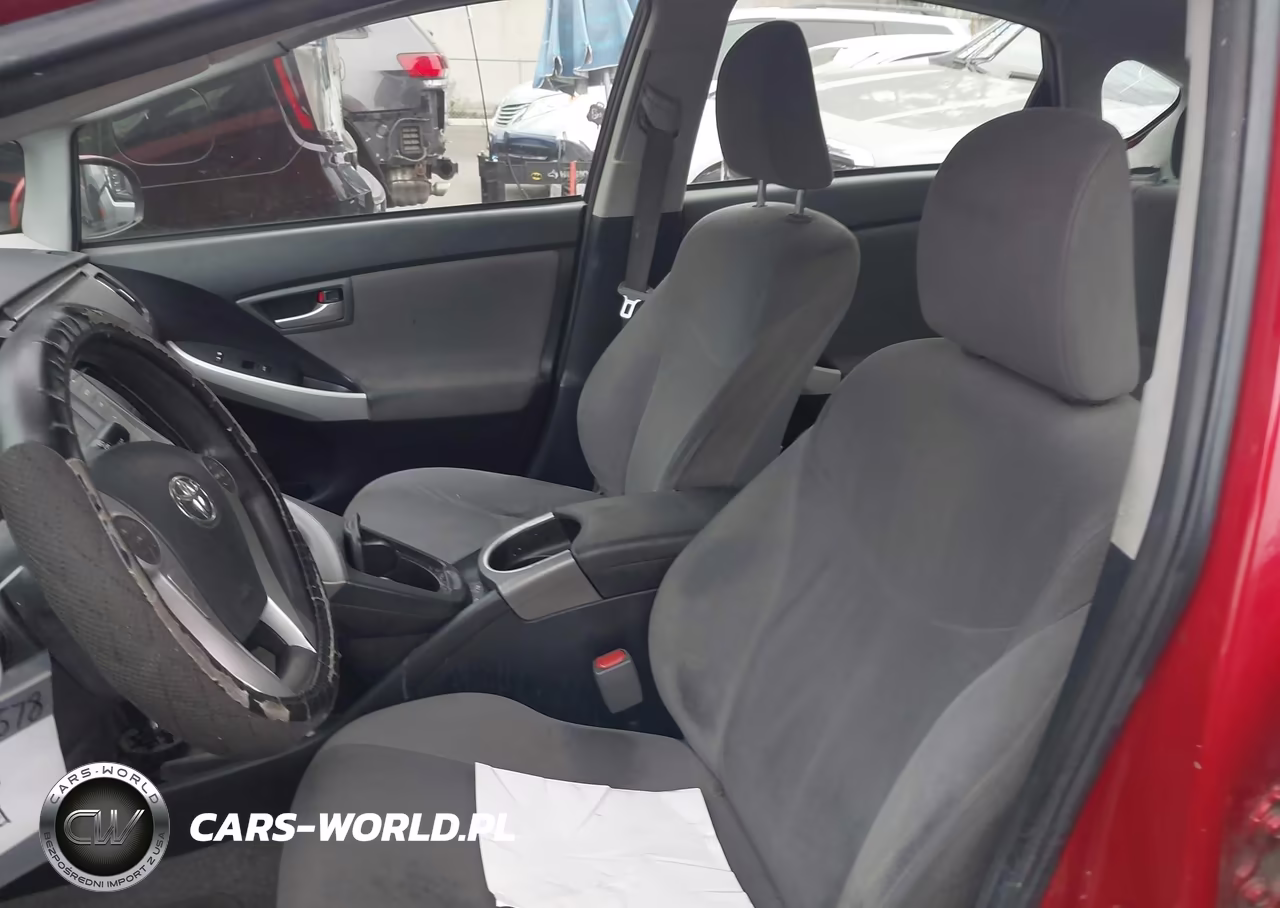 2015 Toyota Prius Two VIN:JTDKN3DU2F2004847 - 19