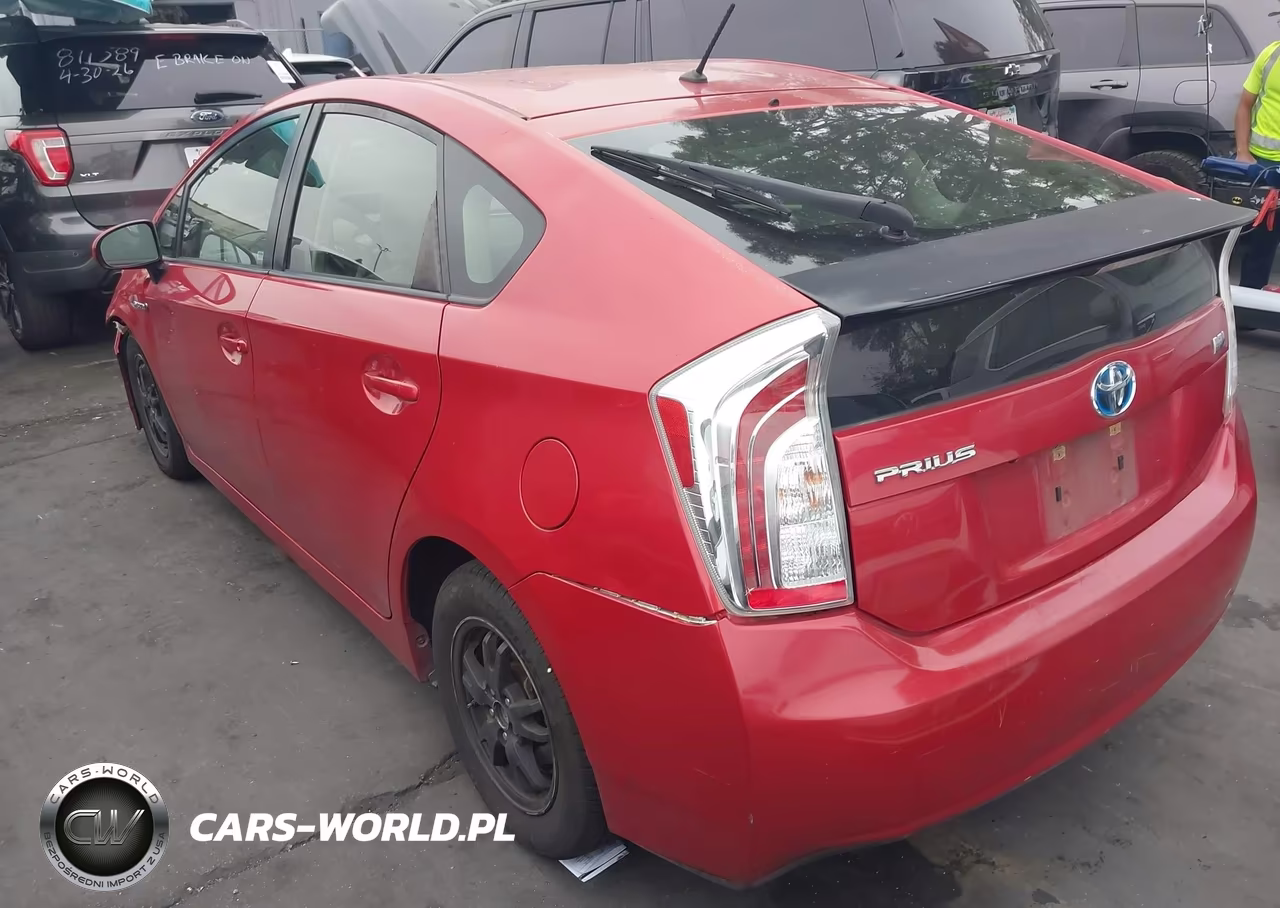 2015 Toyota Prius Two VIN:JTDKN3DU2F2004847 - 3