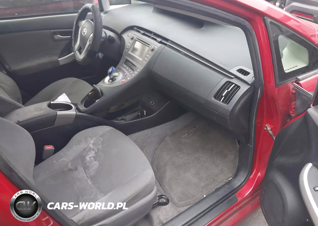 2015 Toyota Prius Two VIN:JTDKN3DU2F2004847 - 5