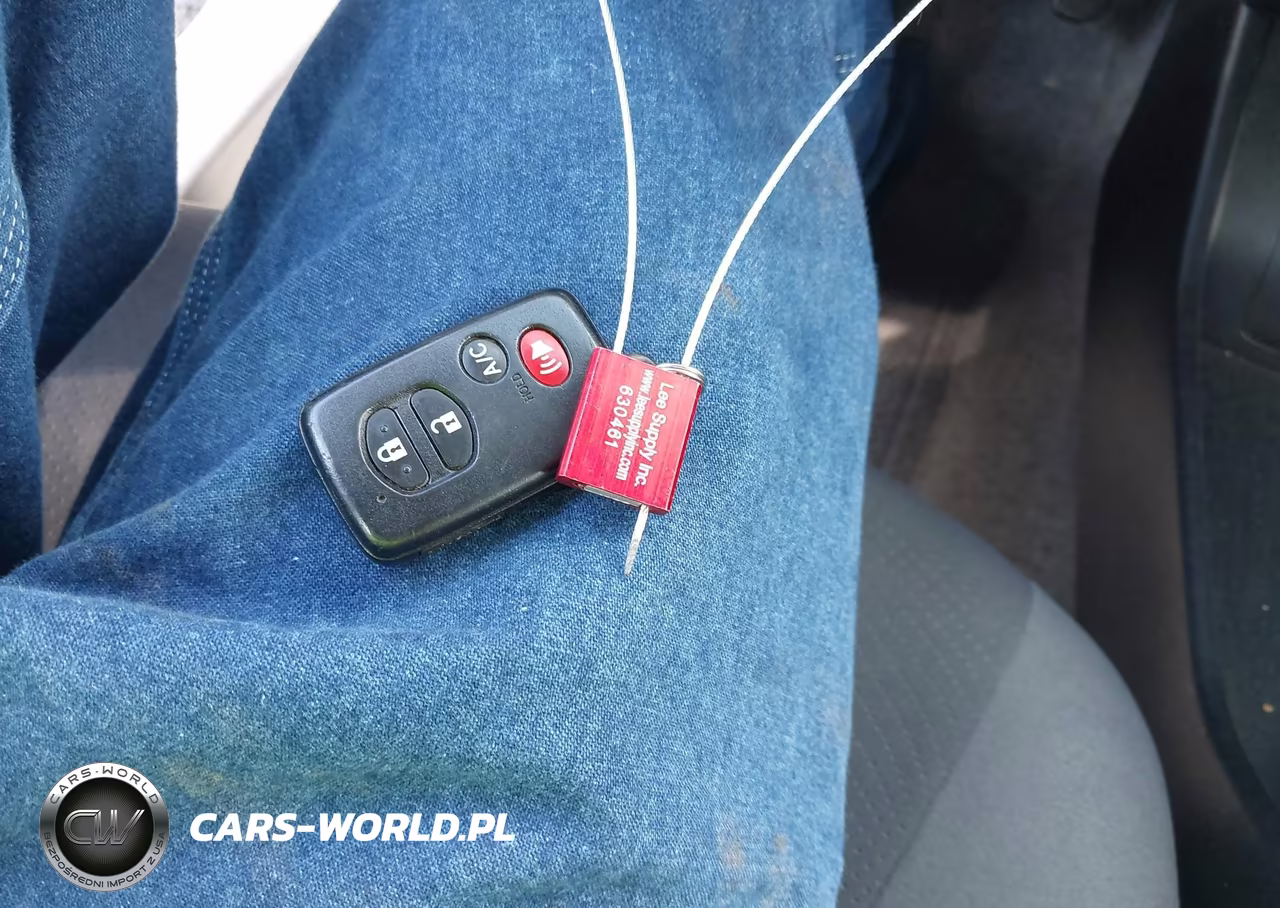 2013 Toyota Prius VIN:JTDKN3DU6D1712814 - 11