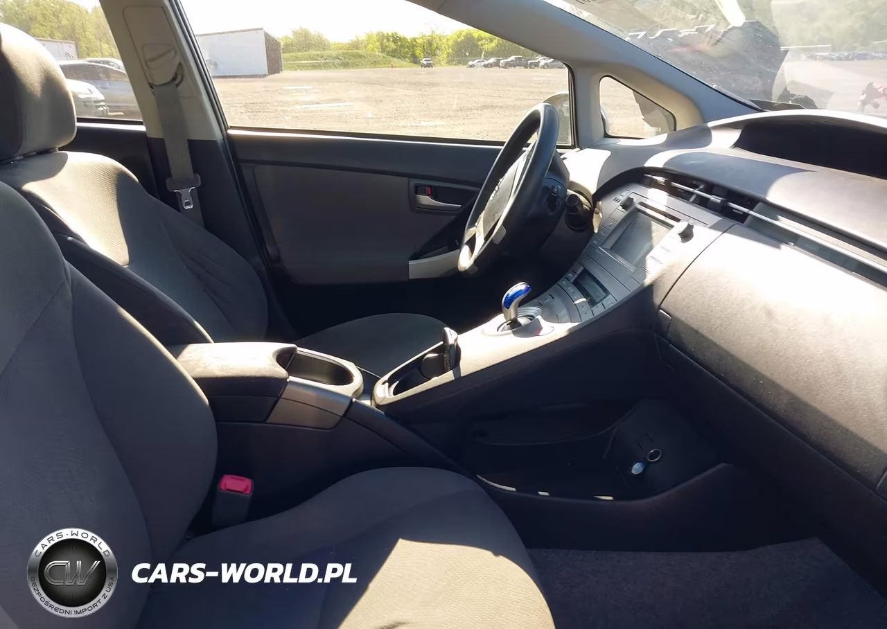 2013 Toyota Prius VIN:JTDKN3DU6D1712814 - 5