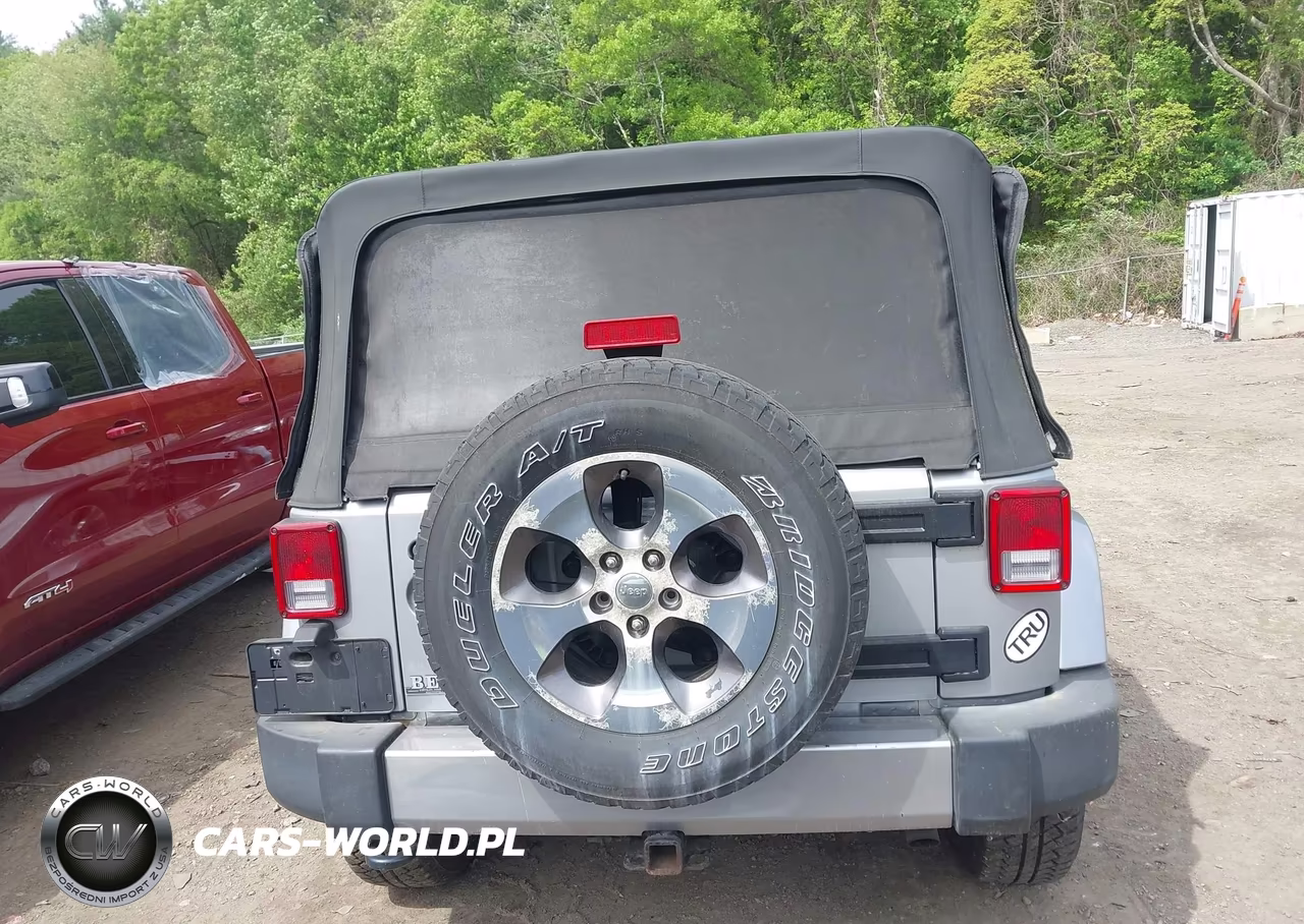 2016 Jeep Wrangler Unlimited Sahara VIN:1C4BJWEG8GL183025 - 17