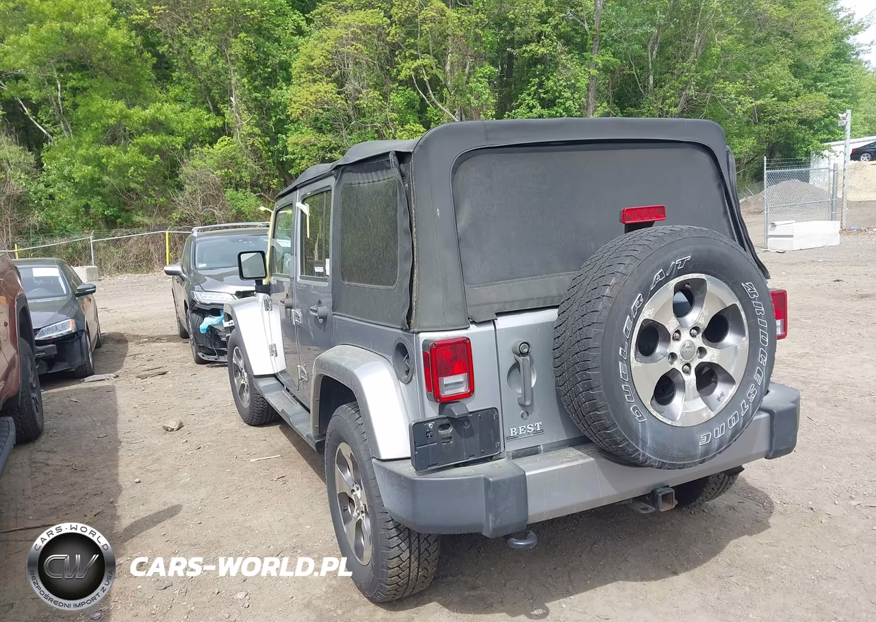 2016 Jeep Wrangler Unlimited Sahara VIN:1C4BJWEG8GL183025 - 3