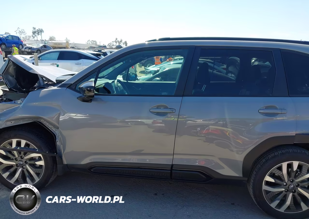 2025 Subaru Forester Touring VIN:JF2SLDTC7SH544062 - 14