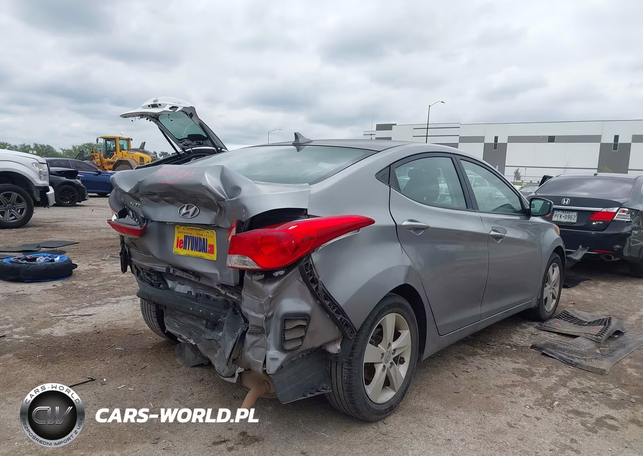 2013 Hyundai Elantra Gls VIN:KMHDH4AE6DU968657 - 4