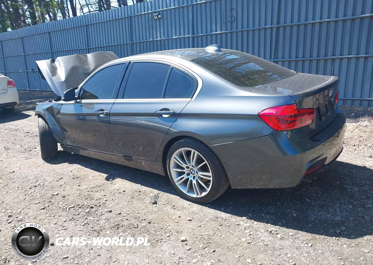 2018 BMW 330I xDrive VIN:WBA8D9C54JEM35009 - 3