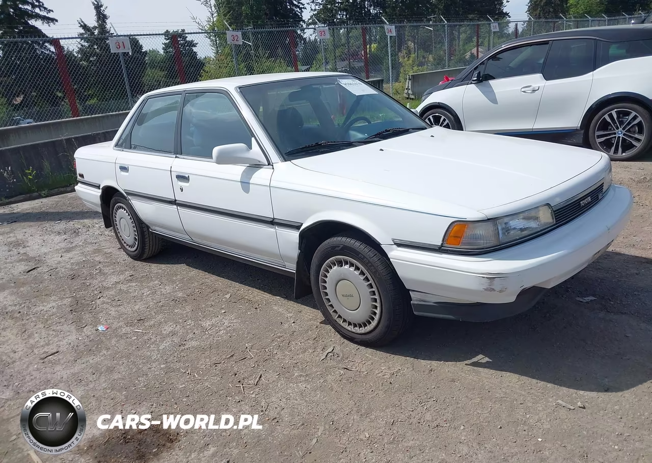1990 Toyota Camry Le