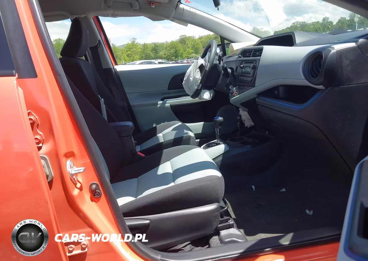 2012 Toyota Prius C Two VIN:JTDKDTB35C1014948 - 5